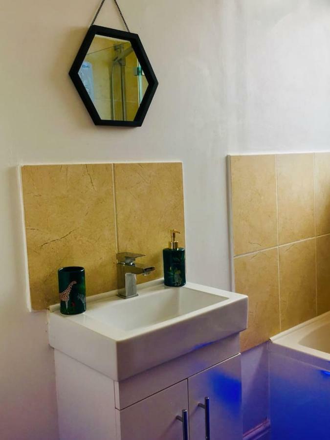 Spacious Apartment In The Heart Of St Leonards Гастингс Экстерьер фото