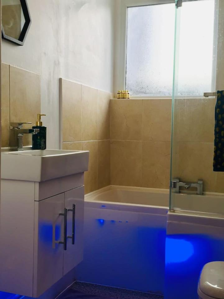 Spacious Apartment In The Heart Of St Leonards Гастингс Экстерьер фото